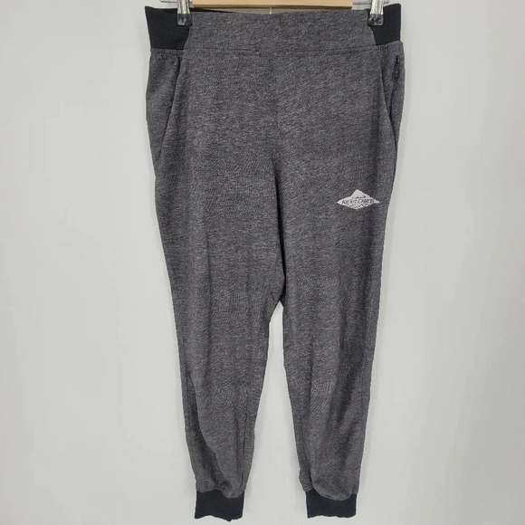 LULULEMON Grey kick it chicks light weight breathable jogger pants size 6